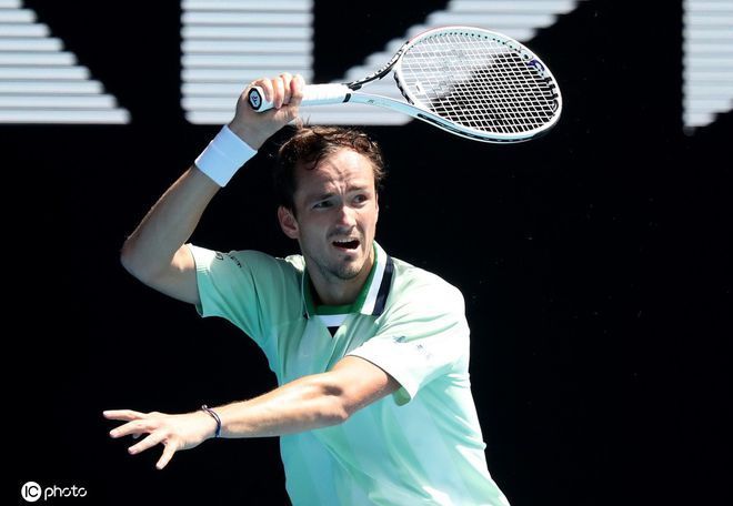 他在足篮球 他在足篮球