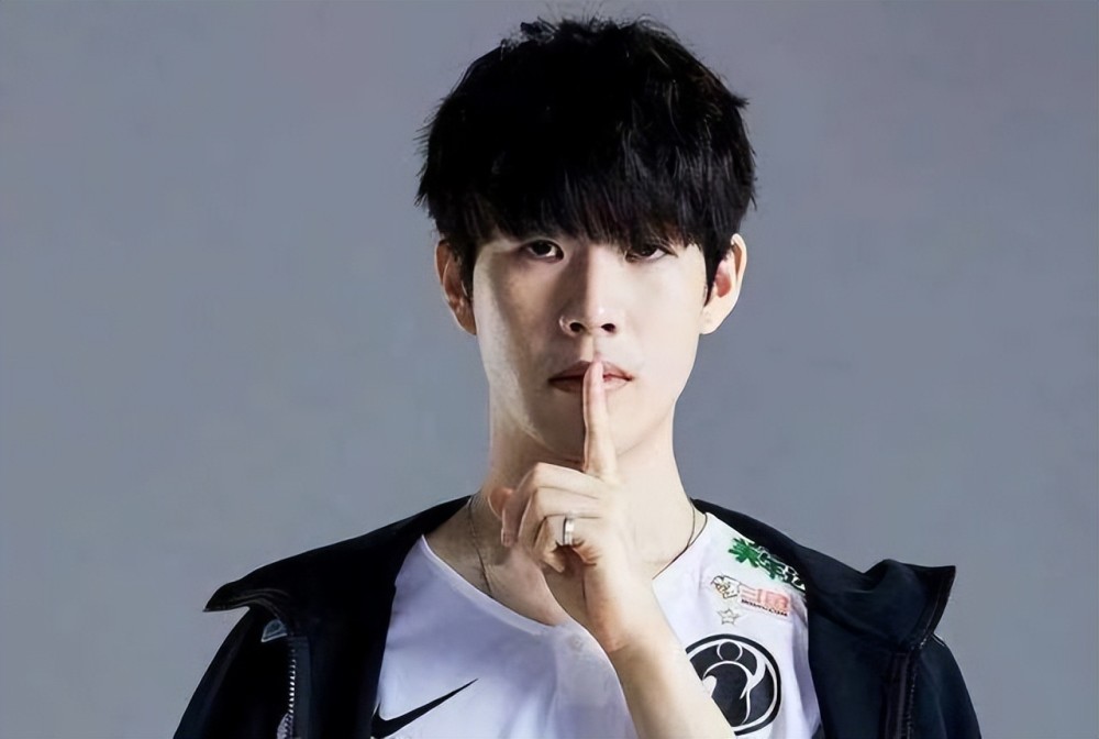 训练中的吴 训练中的吴