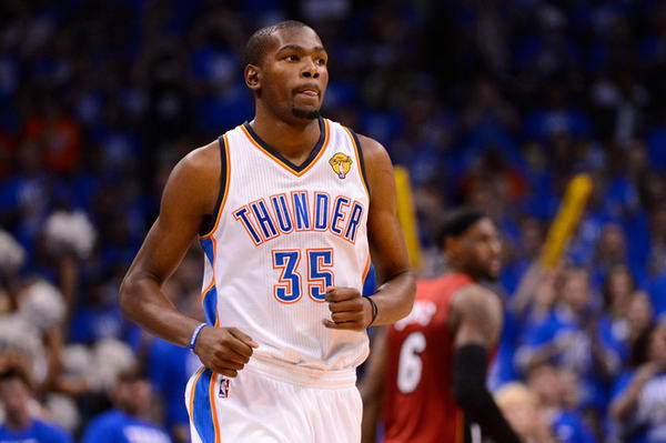 成绩往往凝 成绩往往凝