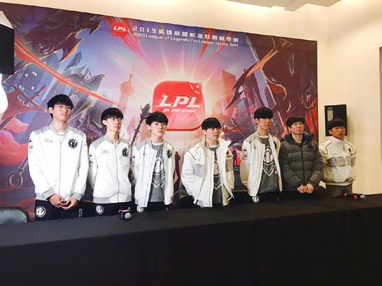 巴斯托尼内 巴斯托尼内