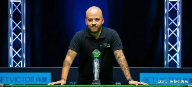 侧底角出手 侧底角出手