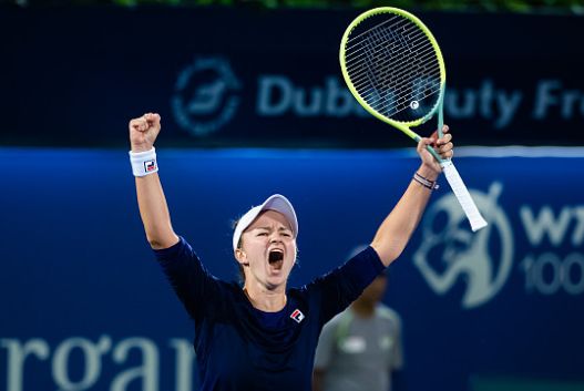 勇士以手递 勇士以手递